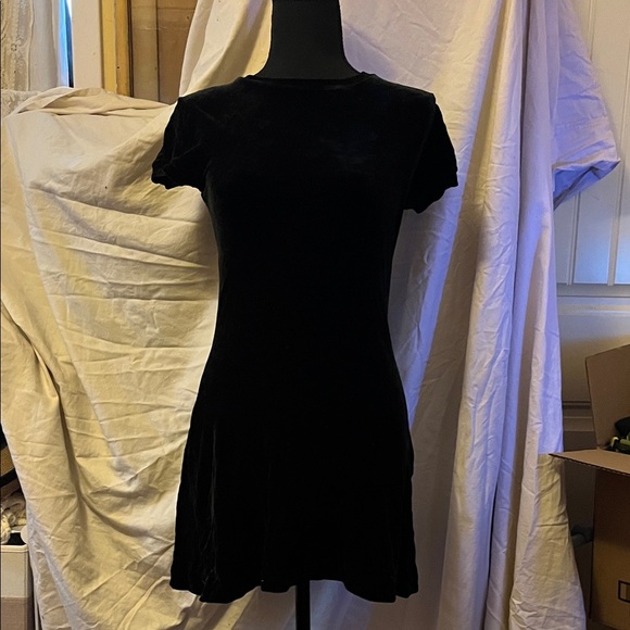 Vintage Guess by Marciano Elegant Black Velvet Women's Mini Dress - Picture 4 of 4